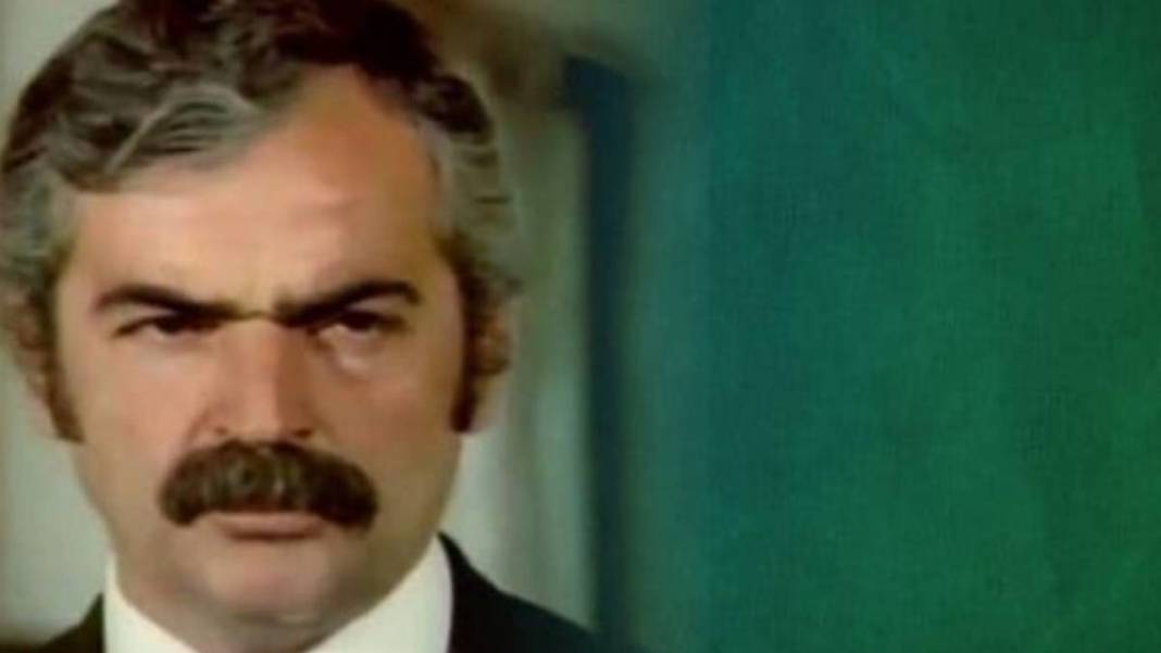 Yeşilçam'a ismini altın harflerle yazdırmıştı... Hayati Hamzaoğlu'nun oğlunu görenler şok oluyor! Meğer hep gözümüzün önündeymiş 3